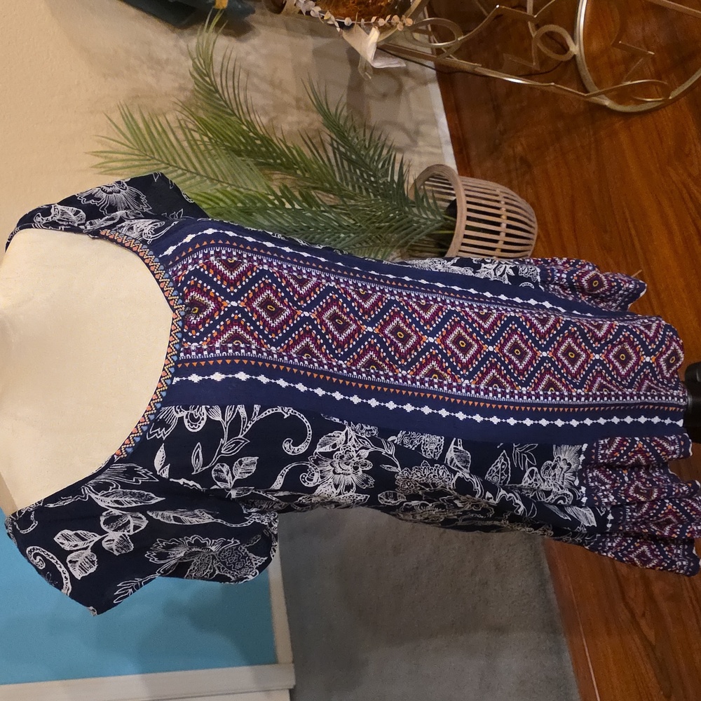 Elegant Deep Navy Blue and White Patterned Women's Top